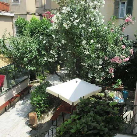 Apartment Il Giardino Degli Oleandri
